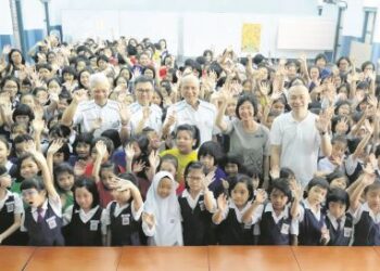 SALAH satu faktor yang menjadikan sekolah Cina cemerlang adalah penglibatan aktif masyarakat dalam menyokong pendidikan.-GAMBAR HIASAN