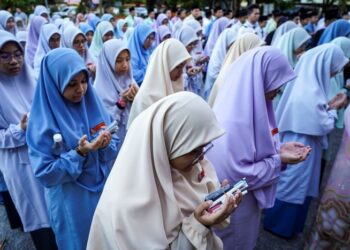 PENDEKATAN  holistik dalam pembelajaran di sekolah agama menjadi pilihan pelajar untuk menyambung pengajian.