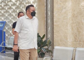 MOHD. Shahril Shaffie hadir di Mahkamah Rayuan Putrajaya bagi rayuan akhir kes amang seksual fizikal terhadap muridnya.
– UTUSAN/NORLIZAH ABAS