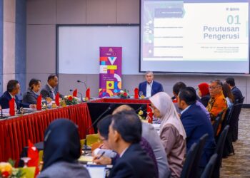 AHMAD Zahid Hamidi ketika  mempengerusikan Mesyuarat Majlis Pendidikan dan Latihan Teknikal dan Vokasional Negara (MTVET) di Putrajaya, hari ini. - UTUSAN/FAISOL MUSTAFA