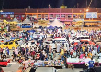 Jualan But Kereta Lurah Semantan di Temerloh, Pahang dinobatkan tapak terbesar di negara ini oleh Malaysia Book of Record (MBOR).