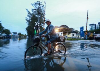 Air laut pasang besar