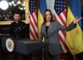 CALON Demokrat, Kamala Harris (kanan) ketika pertemuan dengan Presiden Ukraine, Volodymyr Zelensky di Pejabat Naib Presiden di Washington, DC, kelmarin.- AFP