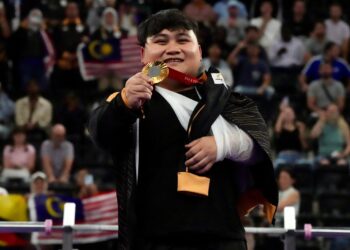 AKSI Atlet paralimpik negara Bonnie Bunyau Gustin dalam acara powerlifting dalam kelas 72 kilogram di Sukan Paralimpik Paris 2024.-IHSAN MAJLIS SUKAN NEGARA(MSN).