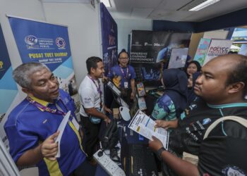 BIDANG elektrik, elektronik, mekanikal, inovasi dan pembuatan, pengangkutan, kimia dan bioteknologi menjadi tumpuan penting yang akan diperlukan dalam kehidupan manusia masa hadapan. - UTUSAN