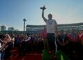 FADZLI Mohamad Kamal (tengah) melepaskan peserta larian Festival Pengakap Antarabangsa Pahang 2024 (PISSF 2024) di Stadium Darul Makmur di Kuantan, Pahang. - FOTO/SHAIKH AHMAD RAZIF