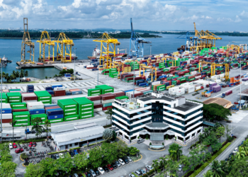 BAGI lapan bulan pertama tahun ini, Johor Port mencatatkan daya pengeluaran yang memberangsangkan sebanyak 698,914 TEU.