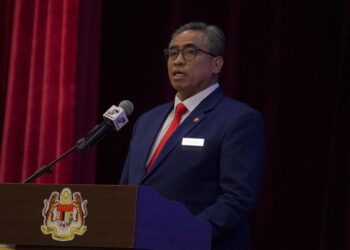 SHAMSUL Azri Abu Bakar ketika menyampaikan amanat pada Majlis Aspirasi Kepimpinan KSN di Putrajaya. - UTUSAN/FAISOL MUSTAFA