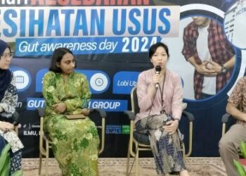 AHLI panel forum radang usus  yang dianjurkan oleh Hospital Canselor Tuanku Muhriz (HCTM) sempena Hari Kesedaran Kesihatan Usus 2024, baru-baru ini iaitu (dari kiri) Dr. Syaratul Dalina Yusoff.
Dr. Shanti Krishnasamy, Dr. Deborah Chew Chia Hsin, dan Dr. Khairul Najmi Muhammad Nawawi.