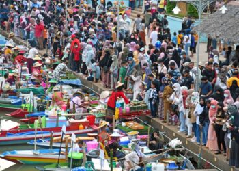 RATA-RATA produk pelancongan termasuk hotel, lokasi peranginan sehingga menu makanan yang ditawarkan di Thailand berada dalam kategori `mampu bayar' oleh pelancong Malaysia.