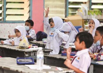 semua pihak seharusnya memahami prinsip asas pelaksanaan 3M. Pertama, adalah normal  anak-anak yang baru masuk ke Tahun 1 belum mahir membaca, menulis dan mengira. – MINGGUAN/PUQTRA HAIRRY