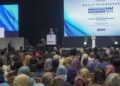 ANWAR Ibrahim berucap pada Majlis Peluncuran Simposium Kebangsaan Menoktah Kemiskinan 2024 di Pusat Antarabangsa Putrajaya (PICC), semalam. - UTUSAN/FAISOL MUSTAFA