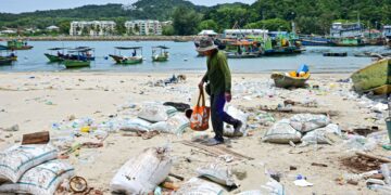 MALAYSIA menjadi tapak pelupusan plastik dari beberapa negara maju yang mana pada tahun lalu sahaja dianggarkan 552,000 tan sisa plastik dieksport untuk dilupuskan.