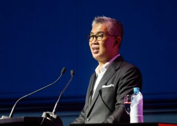 TENGKU Zafrul berucap pada Majlis perasmian MIHAS 2024. - UTUSAN/SHIDDIEQIIN ZON