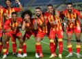 KUALA NERUS 29 September 2024 - Pemain Selangor FC (TFC) Ronnie Fernandez (tengah) meraikan jaringan gol bersama rakan pasukan ketika bertemu Terengganu FC (TFC) pada aksi Liga Super Malaysia 2024/2025 di Stadium Sultan Mizan Zainal Abidin, Gong Badak, semalam.UTUSAN/PUQTRA HAIRRY