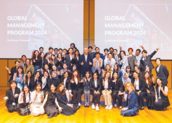 PROGRAM Pengurusan Global menarik pelajar berbakat dari seluruh dunia ke ibu pejabat Fast Retailing di Ariake, Tokyo.