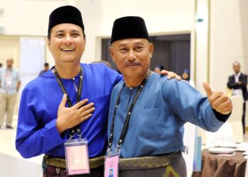 Calon Barisan Nasional (BN), Syed Hussien Syed Abdullah (kiri) dan calon Perikatan Nasional (PN), Mohamad Haizan Jaafar menyerahkan 'nasib' mereka kepada para pengundi.