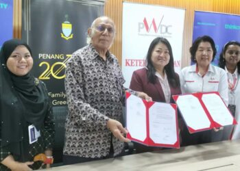 LIM Siew Khim (tengah) ketika menghadiri majlis menandatangani MoU antara Perbadanan PWDC dengan ThinkCity di George Town, Pulau Pinang, hari ini.