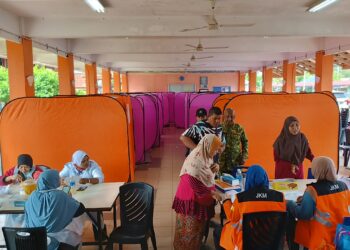 PUSAT pemindahan sementara (PPS) di Sekolah Kebangsaan (SK) Lahar Yooi, Tasek Gelugor dalam daerah SPU merupakan antara sembilan PPS yang masih dibuka untuk menempatkan mangsa banjir di Seberang Perai, Pulau Pinang ketika ini.