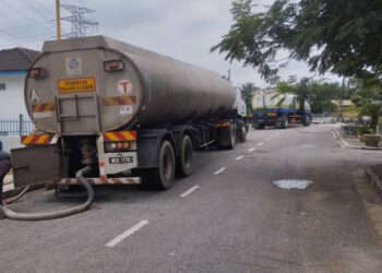 PBAPP telah menggerakkan beberapa lori tangki ke kawasan perumahan yang menghadapi masalah gangguan bekalan air di Mukim 5, Sungai Bakap, Pulau Pinang sejak enam hari lalu.