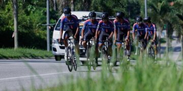 PASUKAN kebangsaan sedang menjalani latihan sempena Le Tour de Langkawi (LTdL) 2024 di Pulau Langkawi, semalam. - UTUSAN/SHIDDIEQIIN ZON