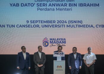 ANWAR Ibrahim pada Majlis Peluncuran Pelan Induk Kerjasama Awam-Swasta 2030 di Universiti Multimedia  
di Cyberjaya.-  
 UTUSANFAIZ ALIF ZUBIR