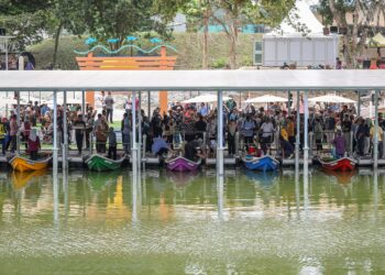 Pasar Terapung antara tarikan baharu pada Pameran Pertanian, Hortikultur dan Agropelancongan Malaysia (MAHA) 2024 di MAEPS, Serdang. – UTUSAN/FARIZ RUSADIO