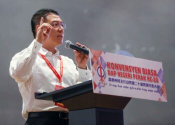 NGA Kor Ming berucap pada Konvensyen Biasa DAP Negeri Perak ke-20 di Ipoh Convention Centre (ICC) di Ipoh hari ini. - UTUSAN/UTUSAN/MUHAMAD NAZREEN SYAH MUSTHAFA