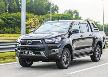 TRAK pikap sesuai untuk kerja-kerja berat dan pemanduan offroad.-GAMBAR HIASAN