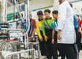 PETRONAS membawa pelajar melawat  ke makmal berteknologi tinggi di Universiti Teknologi Petronas (UTP) untuk menggalakkan penyertaan dalam bidang Sains Teknologi, Kejuruteraan dan Matematik (STEM).