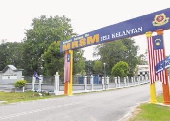 SUDAH tiba masa kerajaan mempertimbangkan untuk membina sebuah Maktab Rendah Sains Mara (MRSM) khas untuk anak pendidik.