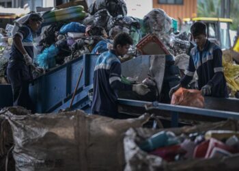 UBAH sikap kontraktor pembersihan supaya menghormati bidang berkenaan sebagai satu profesion.