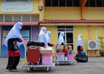 PELAJAR bukan sahaja lebih fokus terhadap pembelajaran tetapi akan lebih berdikari sekiranya memilih untuk belajar di sekolah berasrama penuh.