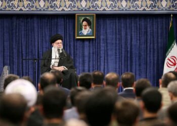 AYATOLLAH Ali Khamenei berucap pada perhimpunan pelajar dan saintis di Teheran kelmarin.-AGENSI