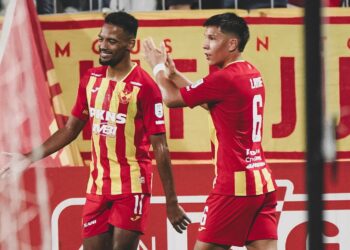 ALVIN Fortes (kiri) meraikan gol jaringannya ketika Selangor FC menentang PDRM FC di Stadium MPS, hari ini.-IHSAN SELANGOR FC