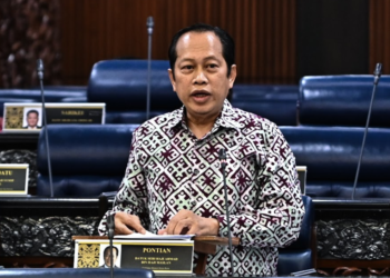 AHMAD Maslan semasa sesi Pertanyaan-Pertanyaan Menteri di Dewan Rakyat, hari ini. - JABATAN PENERANGAN MALAYSIA