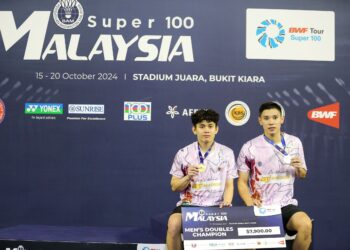 LOW Hang Yee-Ng Eng Cheong berjaya merangkul kejohanan Malaysia Super 100 2024 selepas menewaskan gandingan Amerika Syarikat (AS), Chen Zhi Yi-Presley Smith di Stadium Juara, Bukit Kiara, hari ini. - IHSAN BAM