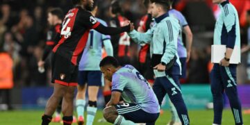 PENYERANG Arsenal dari Brazil, Gabriel Jesus jelas kecewa selepas pasukannya tewas 2-0 kepada Bournemouth, pagi ini. - AFP