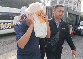 SIOH POH KEONG mengaku tidak bersalah di Mahkamah Sesyen Johor Bahru atas dakwaan memberi rasuah sebanyak RM18,000 kepada seorang pegawai polis pada Jun lalu.