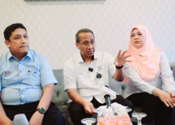 MOHAMMAD Fakhruddin Mohd. Ariff (tengah) dalam sidang akhbar selepas merasmikan sambutan Hari Perancangan Bandar Sedunia (HPBS) peringkat Pahang 2024 di Kuantan, Pahang. - FOTO/SHAIKH AHMAD RAZIF