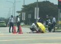 KEJADIAN kemalangan yang berlaku di simpang lampu isyarat Jalan Persiaran Korporat di Nilai, Seremban pagi tadi.-UTUSAN/NUR SHARIEZA ISMAIL