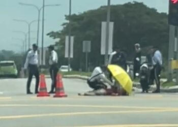 KEJADIAN kemalangan yang berlaku di simpang lampu isyarat Jalan Persiaran Korporat di Nilai, Seremban pagi tadi.-UTUSAN/NUR SHARIEZA ISMAIL