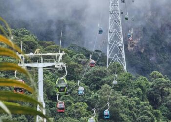 KERETA kabel SkyCab Langkawi beroperasi seperti biasa di Gunung Machinchang, Langkawi. - IHSAN LANGKAWI SKYCAB