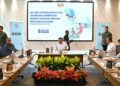 ANWAR Ibrahim (tengah) mempengerusikan Sesi Libat Urus Belanjawan 2025 Bersama Pemain Industri Sawit di Ipoh, hari ini. - PEJABAT PERDANA MENTERI