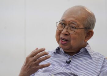 Veteran UMNO, Tengku Razaleigh Hamzah ketika ditemu bual Mingguan Malaysia di kediamannya di Ampang, baru-baru ini. - FAUZI BAHARUDIN