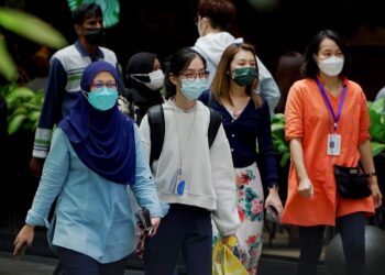 PENINGKATAN gaji minimum disifatkan tindakan tepat dan tanda keprihatinan kerajaan terhadap golongan pekerja.