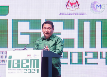 RAFIZI Ramli pada Persidangan dan Pameran Antarabangsa Teknologi Hijau dan Produk Eko Malaysia (IGEM) 2024, di Pusat Konvensyen Kuala Lumpur, di sini, semalam.-UTUSAN/SHIDDIEQIIN ZON