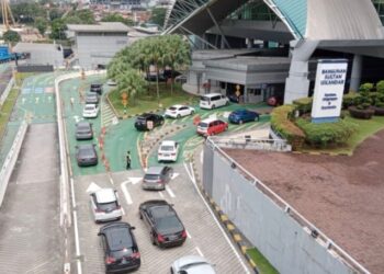 JUMLAH kenderaan Singapura kembali meningkat apabila tiada tindakan saman serta-merta dikenakan walaupun sistem VEP bermula 1 Oktober lalu.