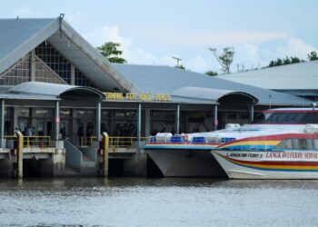 Jeti Kuala Perlis makin `nazak' kerana air cetek dan wujud beting pasir.