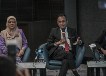 WAN Abdul Latiff Wan Jaafar ketika soal jawab Sesi Interaktif bersama media di Putrajaya. - UTUSAN/FAIZ ALIF ZUBIR